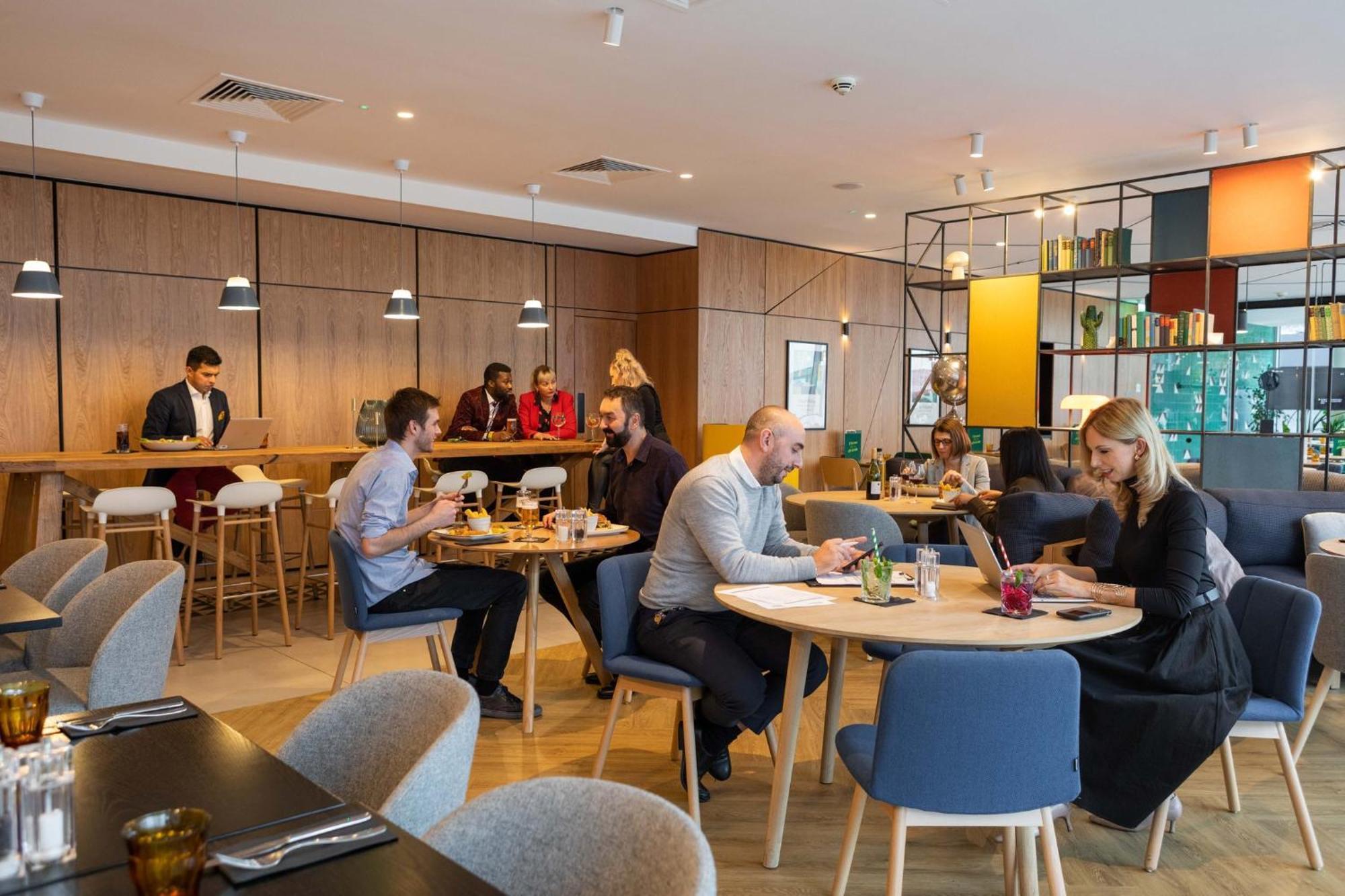 Holiday Inn London - Whitechapel By Ihg Экстерьер фото